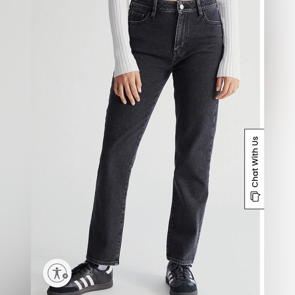 Pacsun black, ripped mom jeans!!
